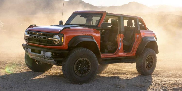 Η Ford ανακαλεί 566.000 Bronco λόγω κινδύνου φωτιάς στον κινητήρα