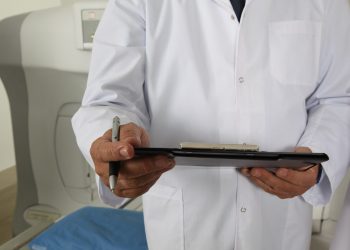 Νέο μοντέλο τεχνητής νοημοσύνης προσφέρει διαφάνεια στις ΜΕΘ
