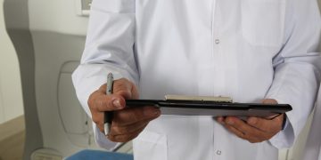 Νέο μοντέλο τεχνητής νοημοσύνης προσφέρει διαφάνεια στις ΜΕΘ