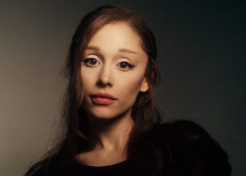 Η Ariana Grande κυκλοφόρησε το νέο άλμπουμ «Petal»