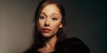 Η Ariana Grande κυκλοφόρησε το νέο άλμπουμ «Petal»