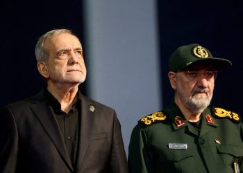Η Τεχεράνη απειλεί με σεισμικά αντίποινα για τις αμερικανικές κυρώσεις