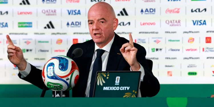 Κραδασμοί στη FIFA: Αποσύρει τη στήριξή του στον Ινφαντίνο αντιπρόεδρος της ομοσπονδίας