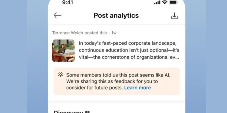 Το LinkedIn μειώνει κατά 40% τις θεάσεις περιεχομένου AI